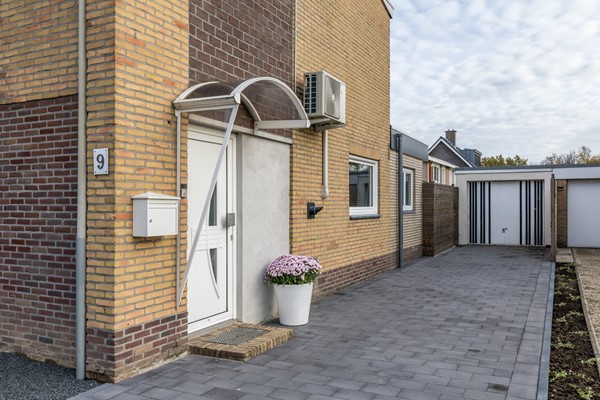 Foto - Verkocht onder voorbehoud: Instapklare gemoderniseerde geschakelde 2 onder 1 kap woning  met aanbouw, open keuken, tuin en garage in Voerendaal